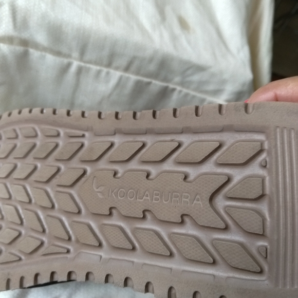 Koolaburra by UGG black bow boots, size 10 - Picture 7 of 11